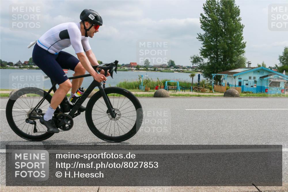 21.06.2025 - 27. Vierlanden-Triathlon H.Heesch http://msf.ph/oto/8027853 15.06.2025 12:20:14 Radfahren 709, 922 meine-sportfotos.de