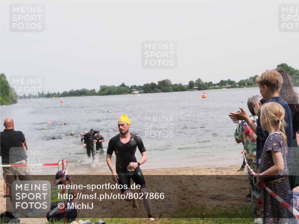21.06.2025 - 27. Vierlanden-Triathlon MichiJ http://msf.ph/oto/8027866 15.06.2026 10:58:18 Schwimmen 710, 762, 769 meine-sportfotos.de