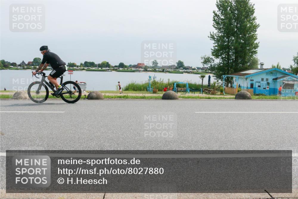 21.06.2025 - 27. Vierlanden-Triathlon H.Heesch http://msf.ph/oto/8027880 15.06.2025 11:22:36 Radfahren 74, 198, 791, 951 meine-sportfotos.de