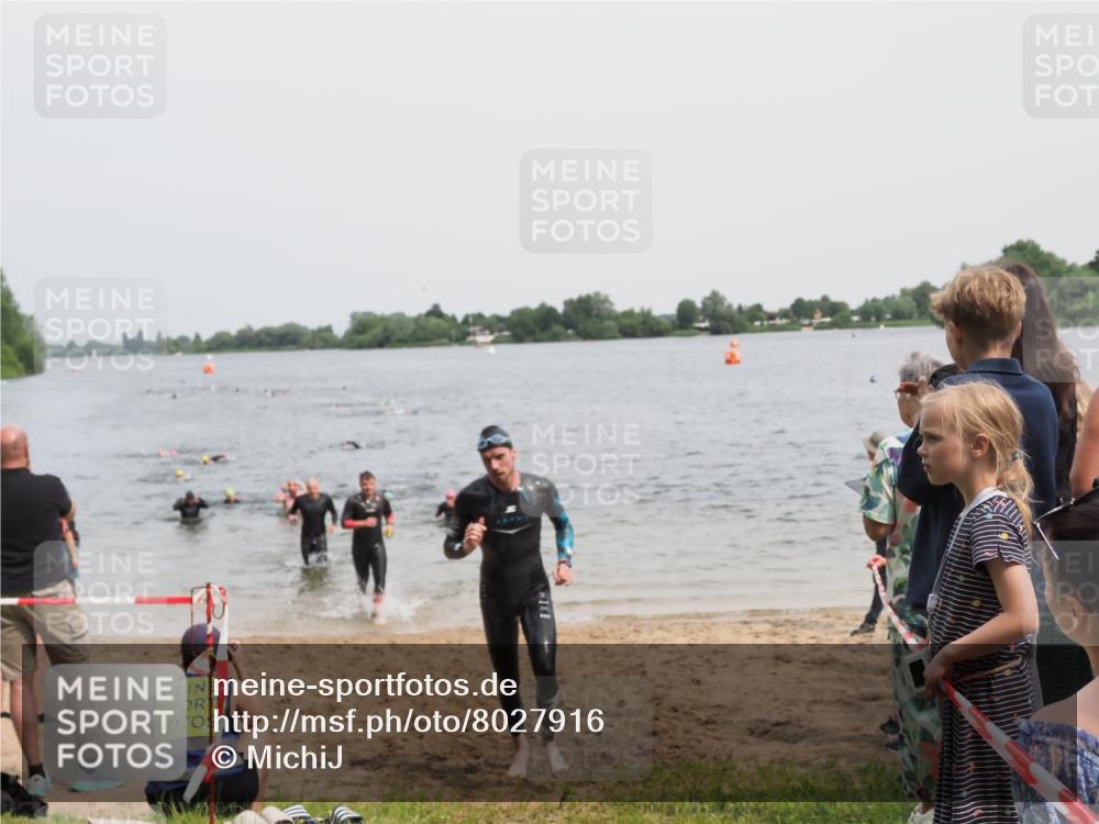 21.06.2025 - 27. Vierlanden-Triathlon MichiJ http://msf.ph/oto/8027916 15.06.2026 10:58:22 Schwimmen 643, 710, 741, 769 meine-sportfotos.de