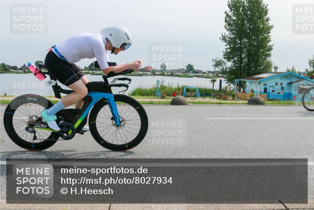 21.06.2025 - 27. Vierlanden-Triathlon H.Heesch http://msf.ph/oto/8027934 15.06.2025 11:22:37 Radfahren 74, 198, 791, 951 meine-sportfotos.de