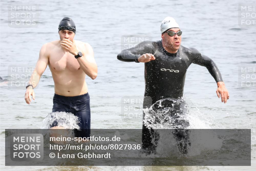 15.06.2025 - 27. Vierlanden-Triathlon Lena Gebhardt http://msf.ph/oto/8027936 15.06.2025 11:01:22 Schwimmen 717, 808, 869 meine-sportfotos.de