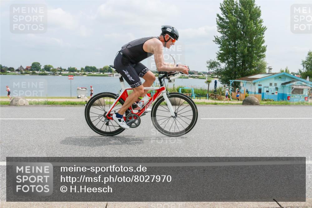 21.06.2025 - 27. Vierlanden-Triathlon H.Heesch http://msf.ph/oto/8027970 15.06.2025 12:21:47 Radfahren 810 meine-sportfotos.de