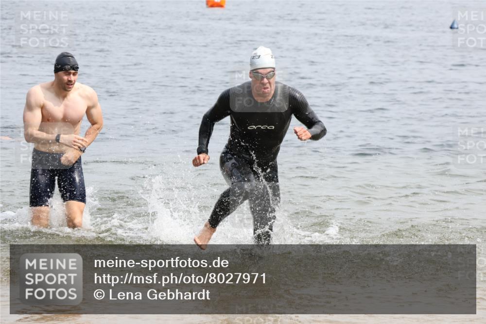 15.06.2025 - 27. Vierlanden-Triathlon Lena Gebhardt http://msf.ph/oto/8027971 15.06.2025 11:01:23 Schwimmen 717, 808, 869 meine-sportfotos.de