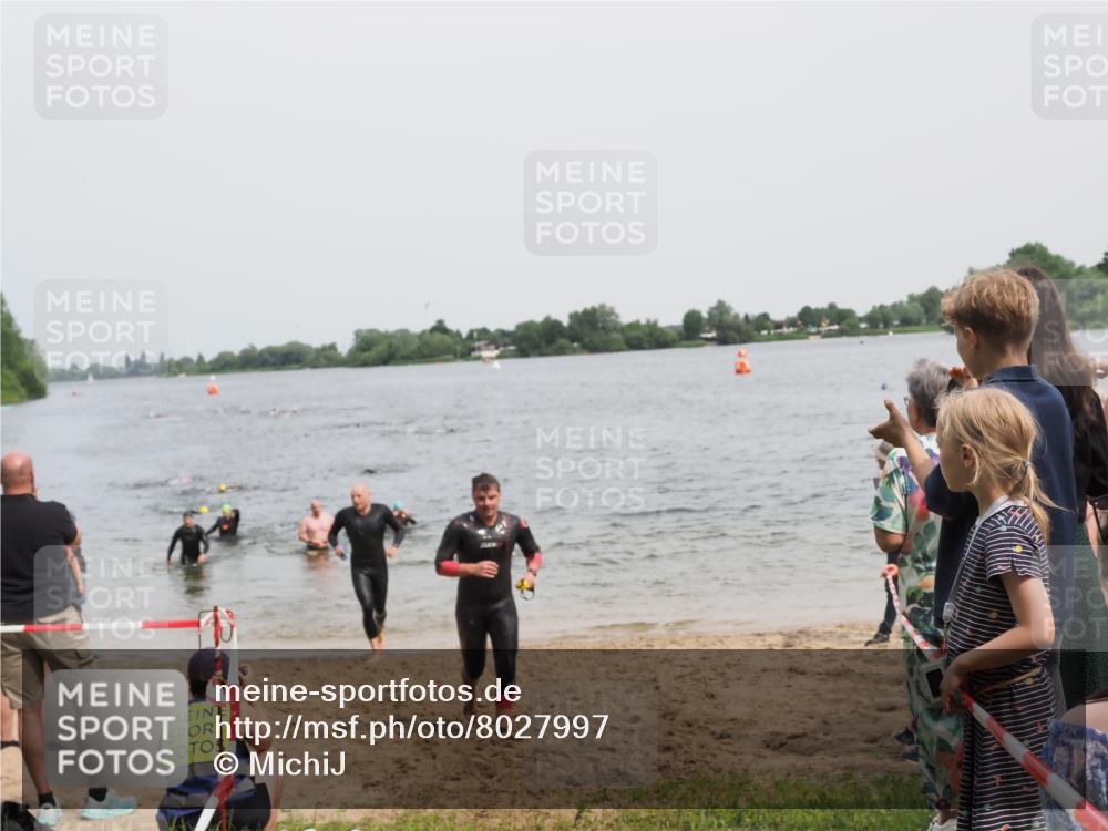 21.06.2025 - 27. Vierlanden-Triathlon MichiJ http://msf.ph/oto/8027997 15.06.2026 10:58:26 Schwimmen 643, 710, 732, 741 meine-sportfotos.de