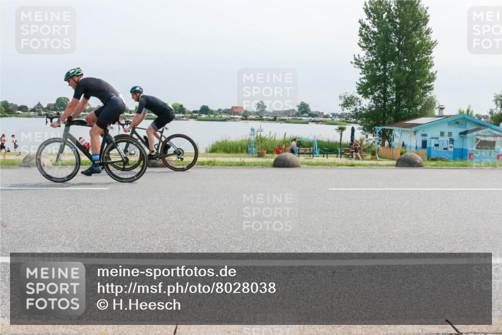 21.06.2025 - 27. Vierlanden-Triathlon H.Heesch http://msf.ph/oto/8028038 15.06.2025 11:22:41 Radfahren 785, 791, 951, 960 meine-sportfotos.de