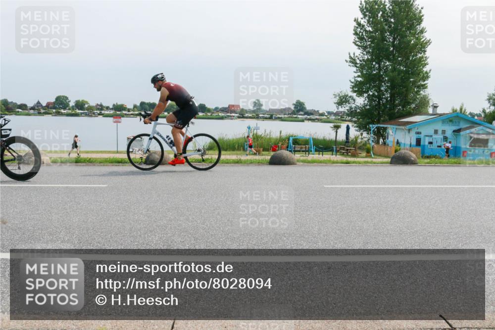 21.06.2025 - 27. Vierlanden-Triathlon H.Heesch http://msf.ph/oto/8028094 15.06.2025 11:22:56 Radfahren 109, 770, 776, 946 meine-sportfotos.de