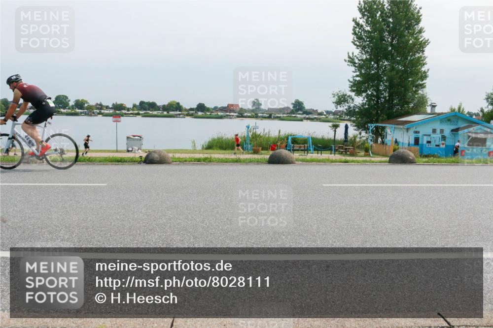 21.06.2025 - 27. Vierlanden-Triathlon H.Heesch http://msf.ph/oto/8028111 15.06.2025 11:22:56 Radfahren 109, 770, 776, 946 meine-sportfotos.de