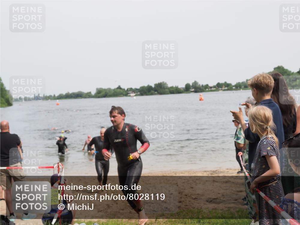 21.06.2025 - 27. Vierlanden-Triathlon MichiJ http://msf.ph/oto/8028119 15.06.2026 10:58:28 Schwimmen 643, 710, 732, 741 meine-sportfotos.de