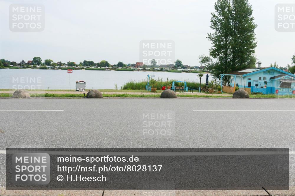 15.06.2025 - 27. Vierlanden-Triathlon H.Heesch http://msf.ph/oto/8028137 15.06.2025 10:28:49 Radfahren 26, 71, 200 meine-sportfotos.de