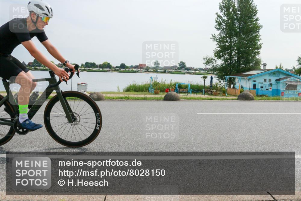 15.06.2025 - 27. Vierlanden-Triathlon H.Heesch http://msf.ph/oto/8028150 15.06.2025 10:28:49 Radfahren 26, 71, 200 meine-sportfotos.de