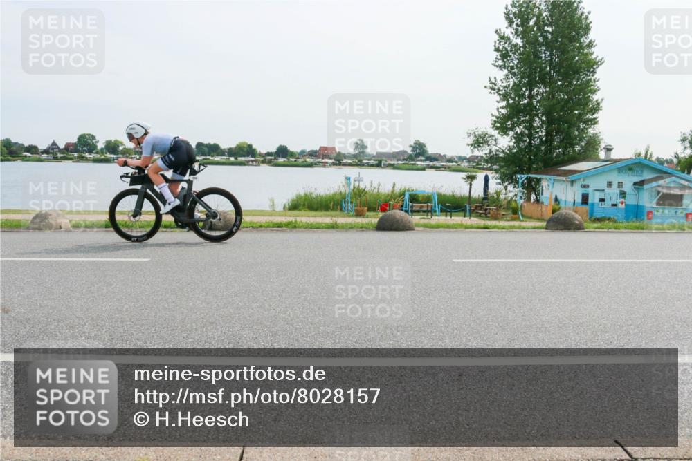 15.06.2025 - 27. Vierlanden-Triathlon H.Heesch http://msf.ph/oto/8028157 15.06.2025 10:28:51 Radfahren 26, 71, 200 meine-sportfotos.de