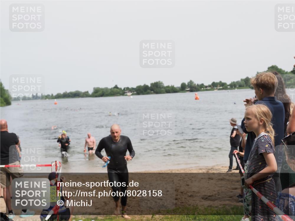 21.06.2025 - 27. Vierlanden-Triathlon MichiJ http://msf.ph/oto/8028158 15.06.2026 10:58:29 Schwimmen 643, 710, 732, 741 meine-sportfotos.de