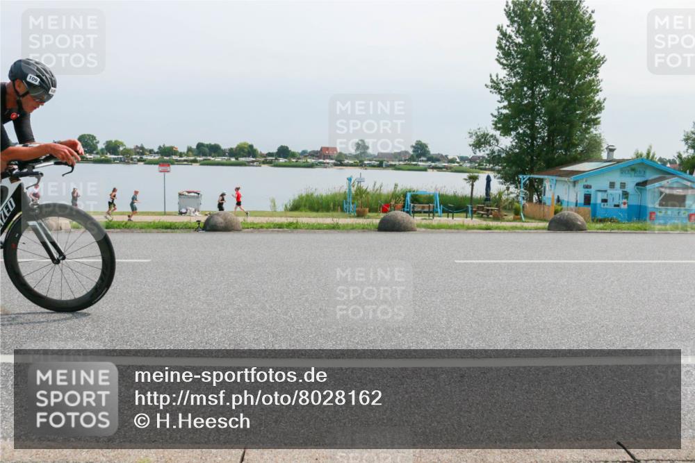 21.06.2025 - 27. Vierlanden-Triathlon H.Heesch http://msf.ph/oto/8028162 15.06.2025 11:22:58 Radfahren 109, 770, 776, 946 meine-sportfotos.de