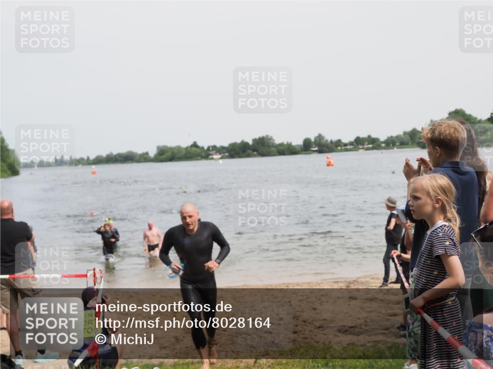 21.06.2025 - 27. Vierlanden-Triathlon MichiJ http://msf.ph/oto/8028164 15.06.2026 10:58:29 Schwimmen 643, 710, 732, 741 meine-sportfotos.de