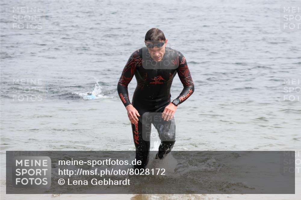 15.06.2025 - 27. Vierlanden-Triathlon Lena Gebhardt http://msf.ph/oto/8028172 15.06.2025 11:01:53 Schwimmen 867 meine-sportfotos.de