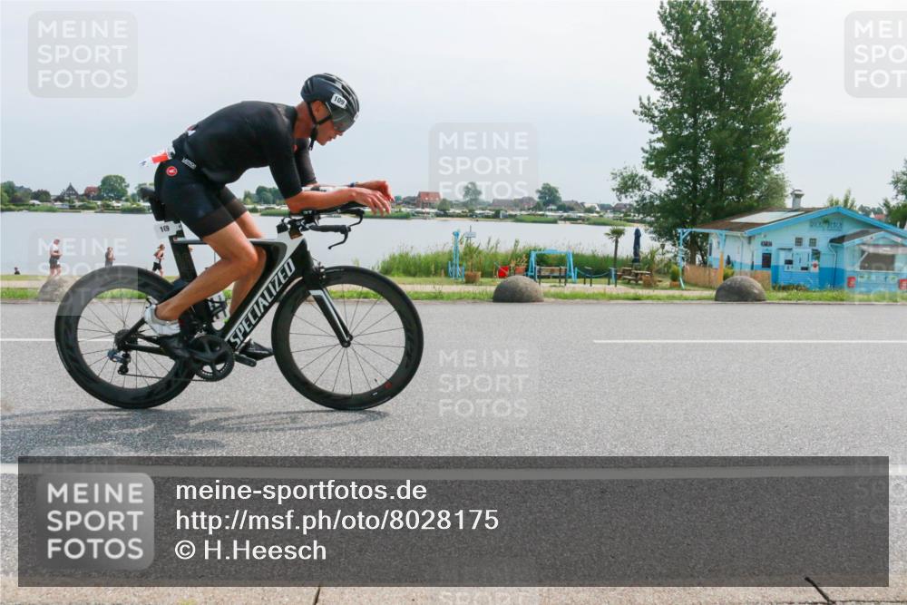 21.06.2025 - 27. Vierlanden-Triathlon H.Heesch http://msf.ph/oto/8028175 15.06.2025 11:22:58 Radfahren 109, 770, 776, 946 meine-sportfotos.de