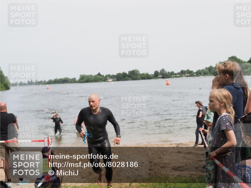 21.06.2025 - 27. Vierlanden-Triathlon MichiJ http://msf.ph/oto/8028186 15.06.2026 10:58:30 Schwimmen 636, 643, 710, 732, 741 meine-sportfotos.de