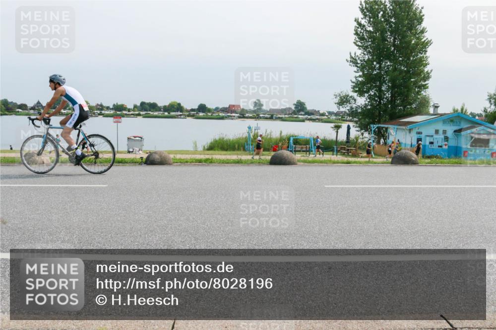 21.06.2025 - 27. Vierlanden-Triathlon H.Heesch http://msf.ph/oto/8028196 15.06.2025 11:23:06 Radfahren 34, 71, 963 meine-sportfotos.de