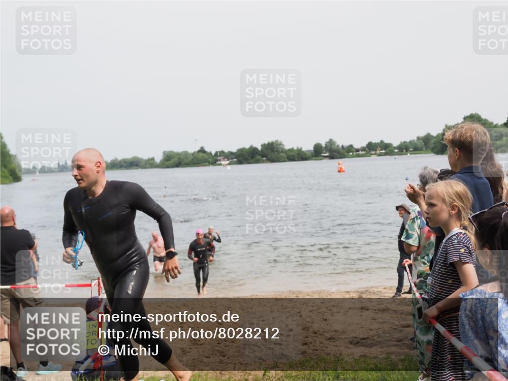 21.06.2025 - 27. Vierlanden-Triathlon MichiJ http://msf.ph/oto/8028212 15.06.2026 10:58:30 Schwimmen 636, 643, 710, 732, 741 meine-sportfotos.de