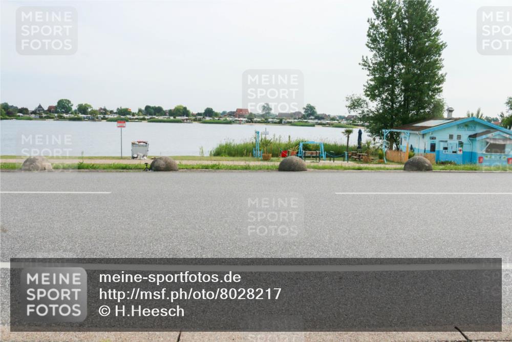 15.06.2025 - 27. Vierlanden-Triathlon H.Heesch http://msf.ph/oto/8028217 15.06.2025 10:28:52 Radfahren 26, 71, 200 meine-sportfotos.de