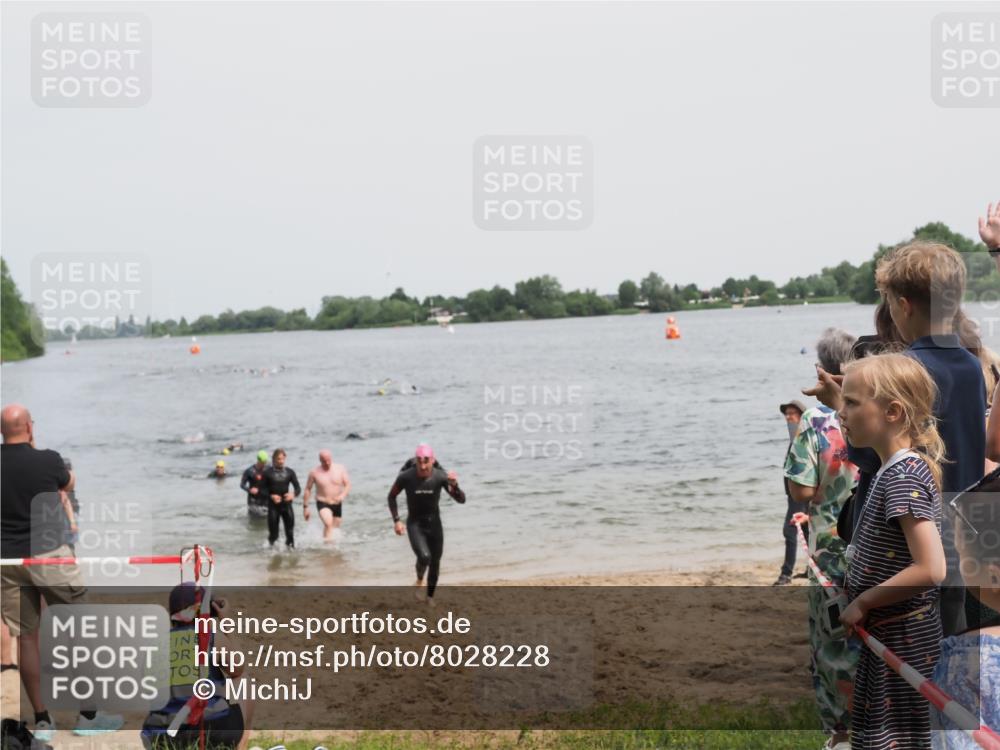 21.06.2025 - 27. Vierlanden-Triathlon MichiJ http://msf.ph/oto/8028228 15.06.2026 10:58:31 Schwimmen 636, 643, 732, 741, 747 meine-sportfotos.de