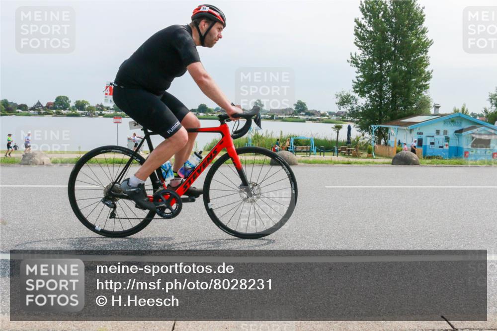 21.06.2025 - 27. Vierlanden-Triathlon H.Heesch http://msf.ph/oto/8028231 15.06.2025 11:23:11 Radfahren 34, 71 meine-sportfotos.de