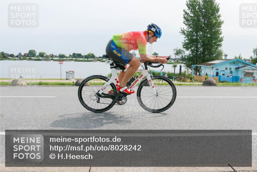 21.06.2025 - 27. Vierlanden-Triathlon H.Heesch http://msf.ph/oto/8028242 15.06.2025 11:23:17 Radfahren 180, 183, 753 meine-sportfotos.de