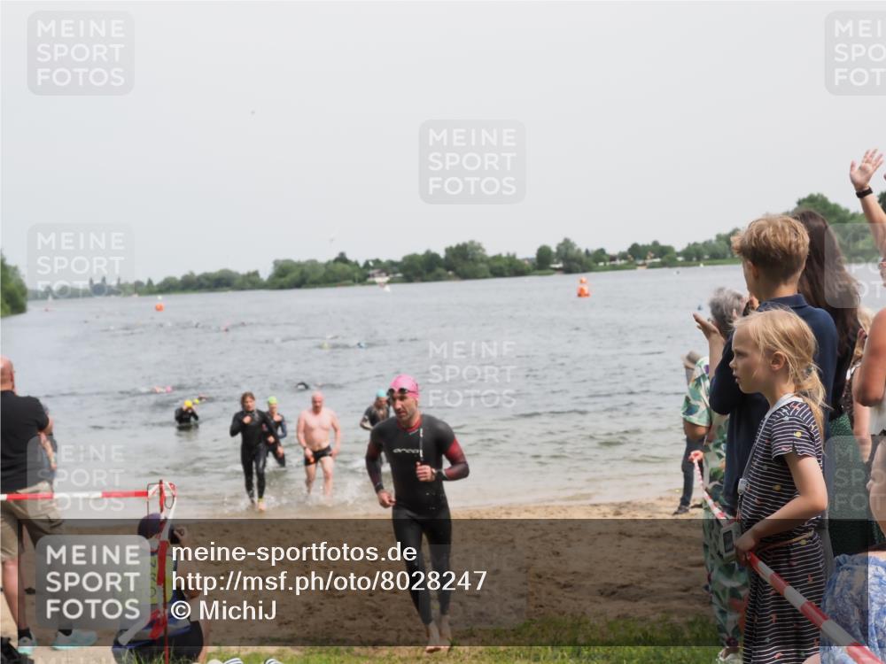 21.06.2025 - 27. Vierlanden-Triathlon MichiJ http://msf.ph/oto/8028247 15.06.2026 10:58:33 Schwimmen 636, 643, 667, 684, 732, 741, 747 meine-sportfotos.de