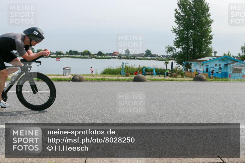 21.06.2025 - 27. Vierlanden-Triathlon H.Heesch http://msf.ph/oto/8028250 15.06.2025 11:23:19 Radfahren 180, 183, 753 meine-sportfotos.de