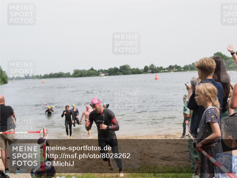 21.06.2025 - 27. Vierlanden-Triathlon MichiJ http://msf.ph/oto/8028262 15.06.2026 10:58:34 Schwimmen 636, 643, 667, 684, 732, 741, 747 meine-sportfotos.de
