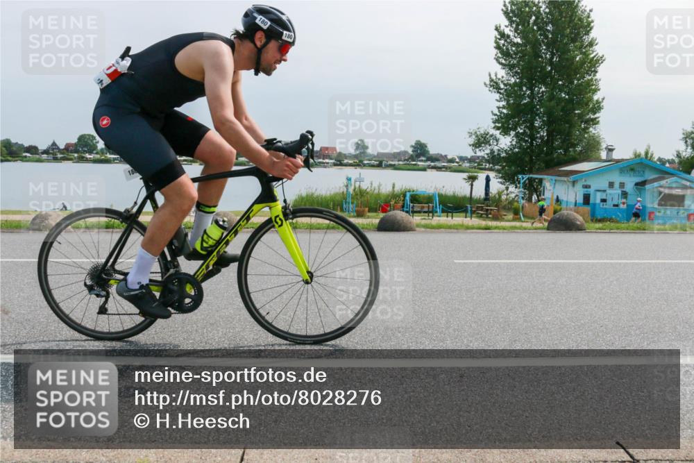21.06.2025 - 27. Vierlanden-Triathlon H.Heesch http://msf.ph/oto/8028276 15.06.2025 11:23:20 Radfahren 180, 183, 753 meine-sportfotos.de