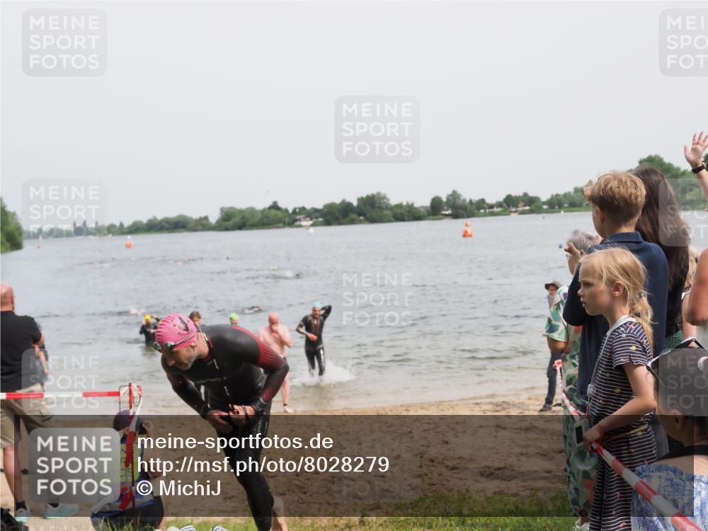 21.06.2025 - 27. Vierlanden-Triathlon MichiJ http://msf.ph/oto/8028279 15.06.2026 10:58:34 Schwimmen 636, 643, 667, 684, 732, 741, 747 meine-sportfotos.de