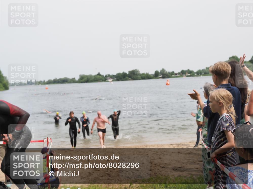 21.06.2025 - 27. Vierlanden-Triathlon MichiJ http://msf.ph/oto/8028296 15.06.2026 10:58:35 Schwimmen 636, 643, 667, 684, 732, 741, 747 meine-sportfotos.de