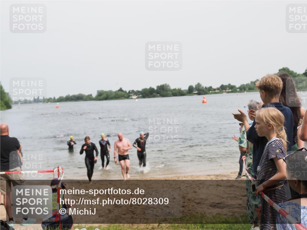 21.06.2025 - 27. Vierlanden-Triathlon MichiJ http://msf.ph/oto/8028309 15.06.2026 10:58:35 Schwimmen 636, 643, 667, 684, 732, 741, 747 meine-sportfotos.de