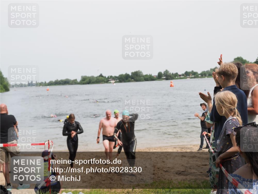 21.06.2025 - 27. Vierlanden-Triathlon MichiJ http://msf.ph/oto/8028330 15.06.2026 10:58:38 Schwimmen 636, 667, 684, 732, 747 meine-sportfotos.de