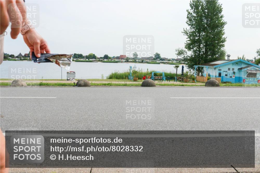 15.06.2025 - 27. Vierlanden-Triathlon H.Heesch http://msf.ph/oto/8028332 15.06.2025 10:28:53 Radfahren 26, 71, 200 meine-sportfotos.de