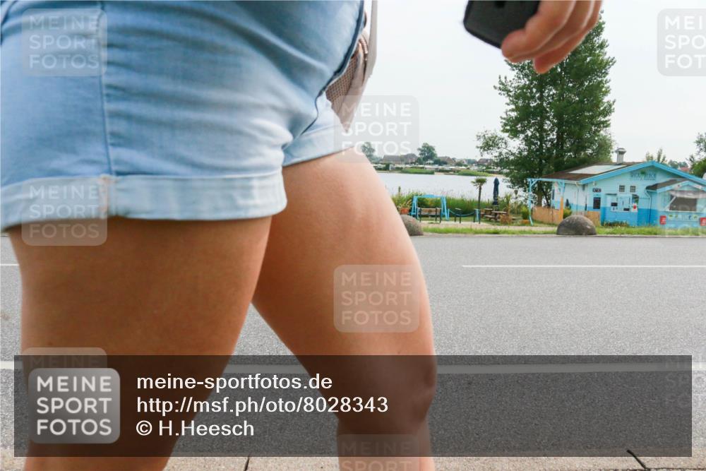 15.06.2025 - 27. Vierlanden-Triathlon H.Heesch http://msf.ph/oto/8028343 15.06.2025 10:28:53 Radfahren 26, 71, 200 meine-sportfotos.de