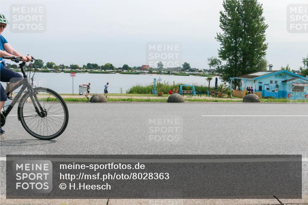 21.06.2025 - 27. Vierlanden-Triathlon H.Heesch http://msf.ph/oto/8028363 15.06.2025 11:23:31 Radfahren 543 meine-sportfotos.de