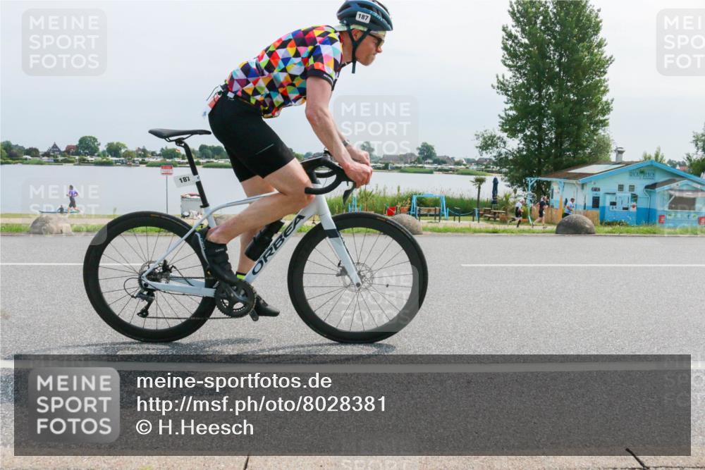 21.06.2025 - 27. Vierlanden-Triathlon H.Heesch http://msf.ph/oto/8028381 15.06.2025 11:23:39 Radfahren 187 meine-sportfotos.de