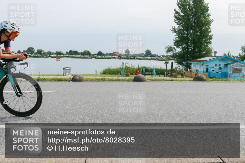 21.06.2025 - 27. Vierlanden-Triathlon H.Heesch http://msf.ph/oto/8028395 15.06.2025 11:23:47 Radfahren 228, 780 meine-sportfotos.de