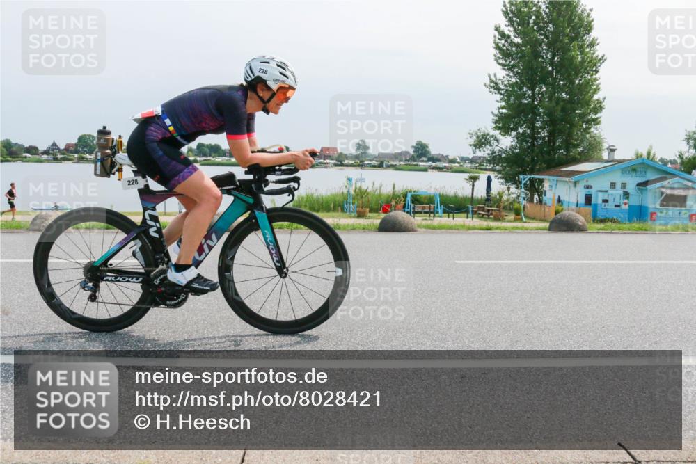 21.06.2025 - 27. Vierlanden-Triathlon H.Heesch http://msf.ph/oto/8028421 15.06.2025 11:23:48 Radfahren 204, 228, 780 meine-sportfotos.de
