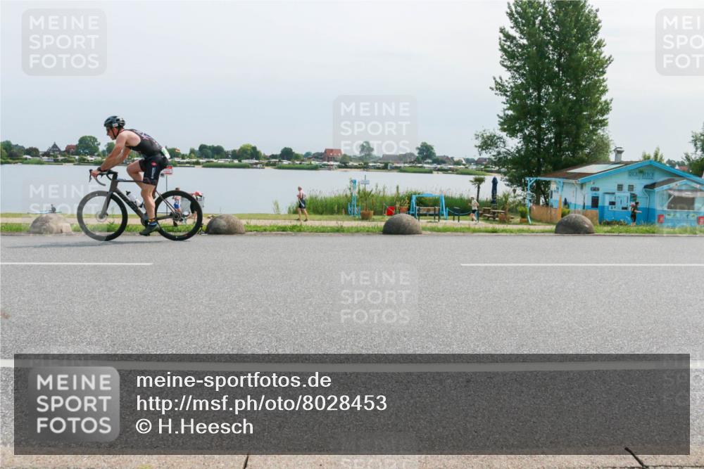 21.06.2025 - 27. Vierlanden-Triathlon H.Heesch http://msf.ph/oto/8028453 15.06.2025 11:24:16 Radfahren 804 meine-sportfotos.de