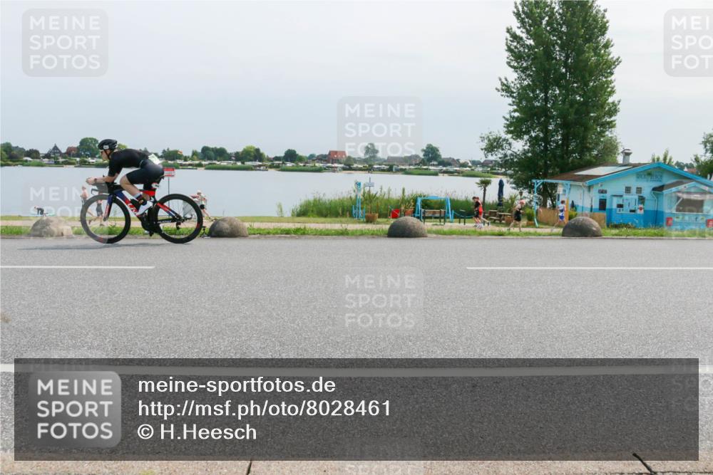 21.06.2025 - 27. Vierlanden-Triathlon H.Heesch http://msf.ph/oto/8028461 15.06.2025 11:24:23 Radfahren 804, 904 meine-sportfotos.de