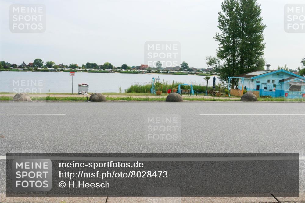 15.06.2025 - 27. Vierlanden-Triathlon H.Heesch http://msf.ph/oto/8028473 15.06.2025 10:28:55 Radfahren 200, 313 meine-sportfotos.de