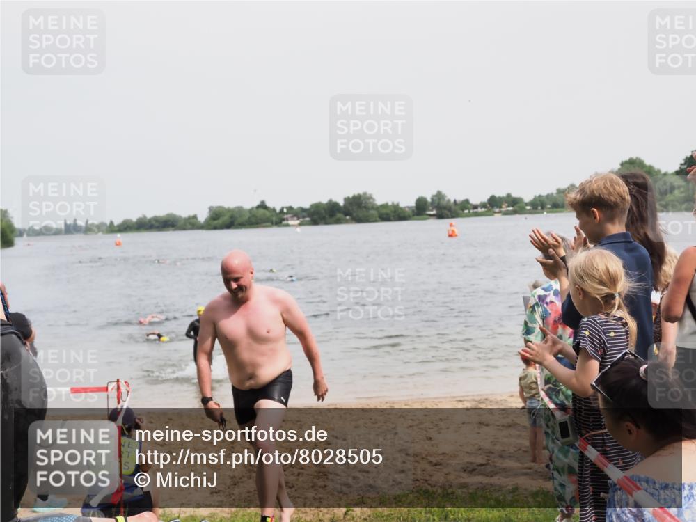 21.06.2025 - 27. Vierlanden-Triathlon MichiJ http://msf.ph/oto/8028505 15.06.2026 10:58:42 Schwimmen 636, 667, 684, 743, 747 meine-sportfotos.de
