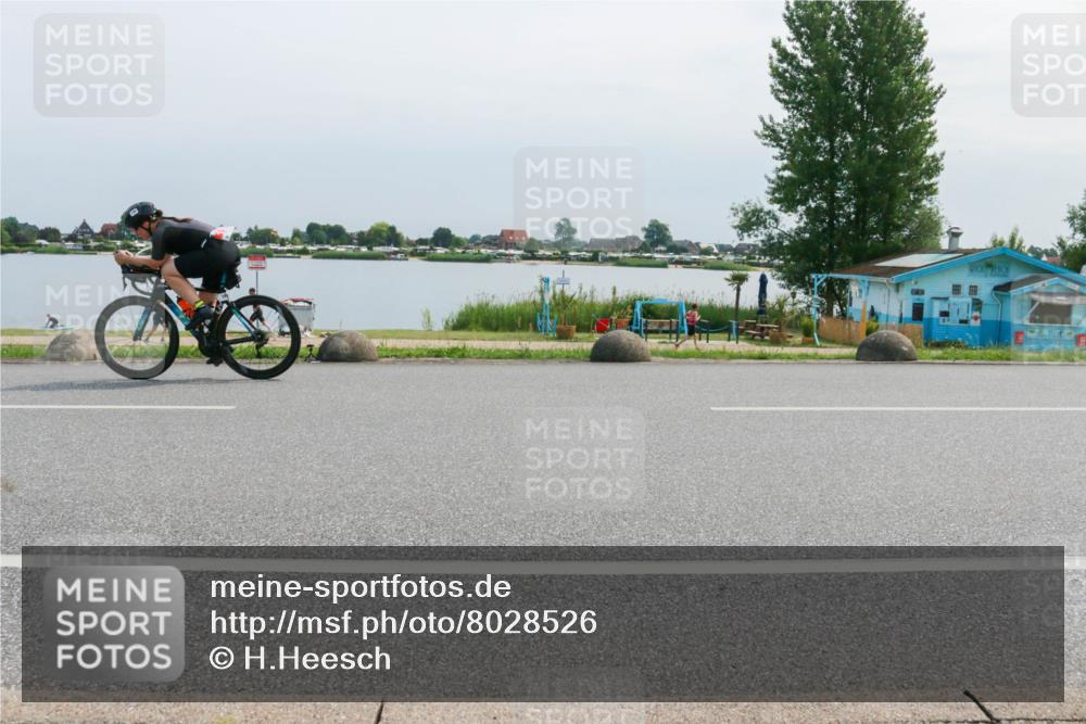 21.06.2025 - 27. Vierlanden-Triathlon H.Heesch http://msf.ph/oto/8028526 15.06.2025 11:24:50 Radfahren 199 meine-sportfotos.de