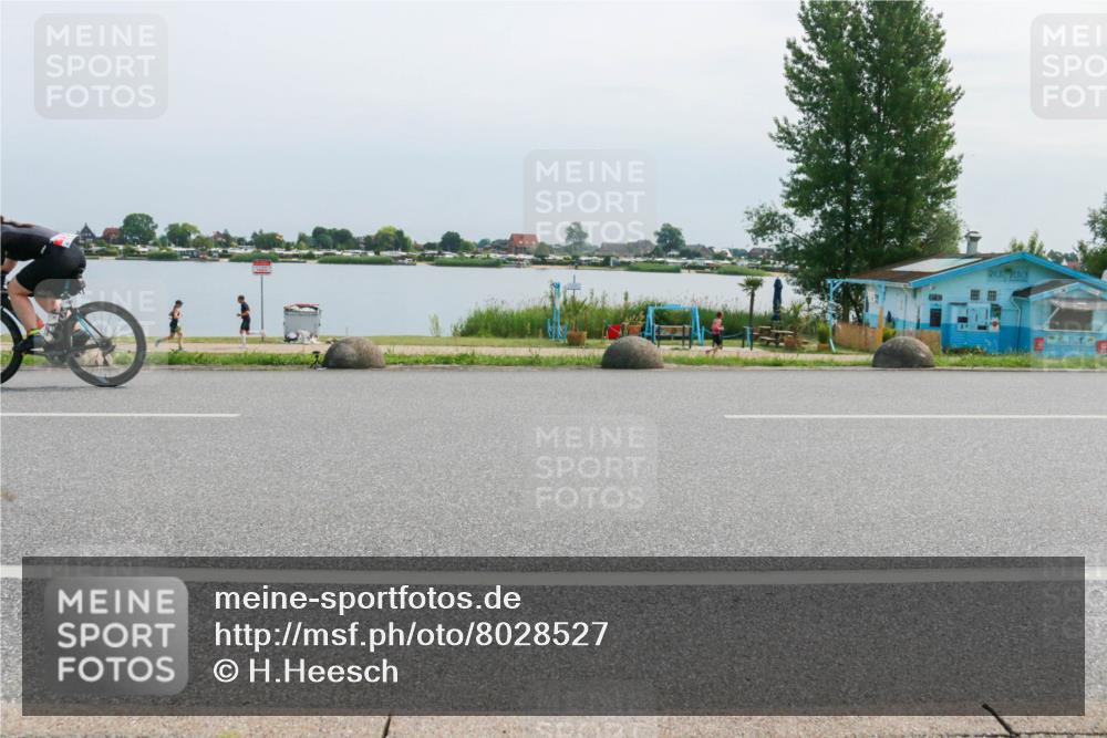 21.06.2025 - 27. Vierlanden-Triathlon H.Heesch http://msf.ph/oto/8028527 15.06.2025 11:24:50 Radfahren 199 meine-sportfotos.de