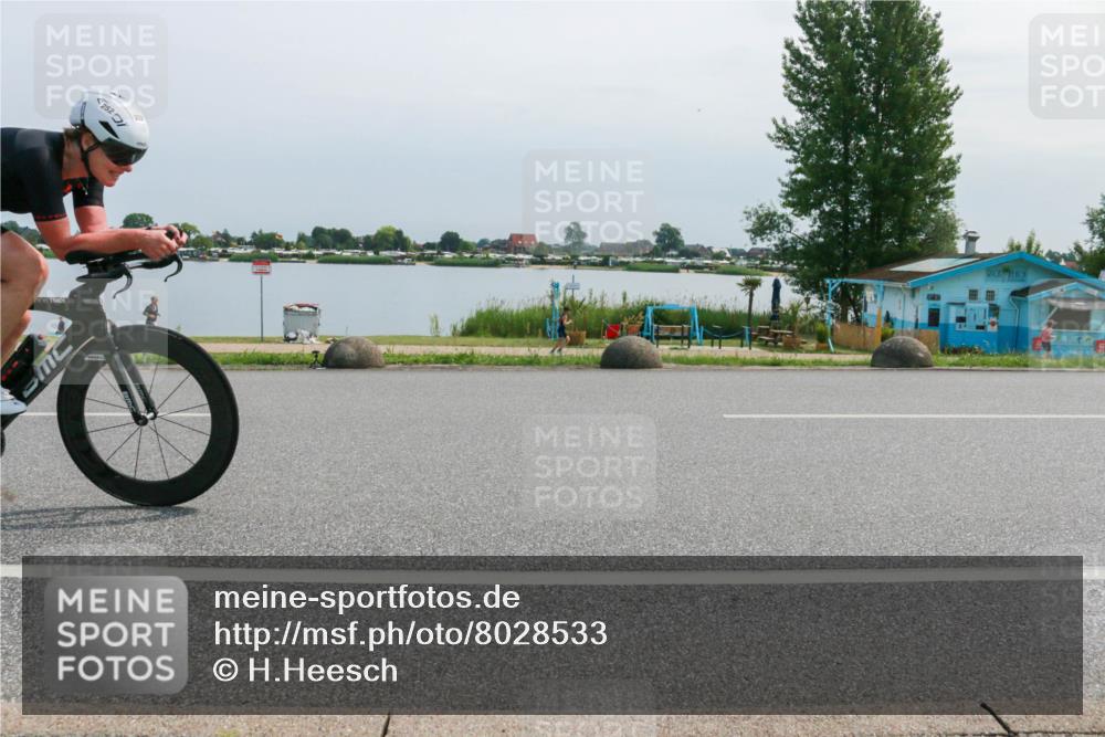 21.06.2025 - 27. Vierlanden-Triathlon H.Heesch http://msf.ph/oto/8028533 15.06.2025 11:24:55 Radfahren 199, 252 meine-sportfotos.de