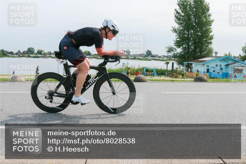 21.06.2025 - 27. Vierlanden-Triathlon H.Heesch http://msf.ph/oto/8028538 15.06.2025 11:24:55 Radfahren 199, 252 meine-sportfotos.de